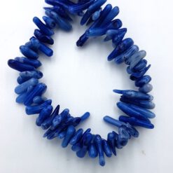 Schelp kralen tandjes 6-12mm blauw (per 10 stuks)