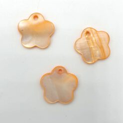 Schelp bedel bloem licht oranje 18mm
