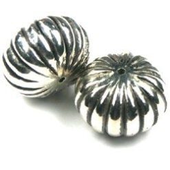Metallook kraal rondell met ribbel 22x16mm antiek zilver