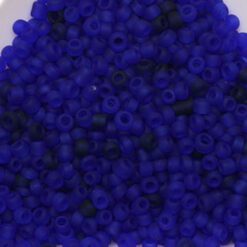 Rocailles 8/0 frosted transparant donkerblauw mat