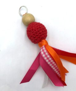 DIY sleutelhanger gelukspoppetje rood