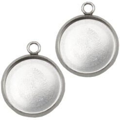 Zoek jouw favoriete cabochon uit en met een druppeltje lijm is je eyecatcher zo gefixt.