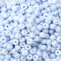 Glaskralen Rocailles 6/0 (4mm) Licht blauw wit gestreept (5gr)